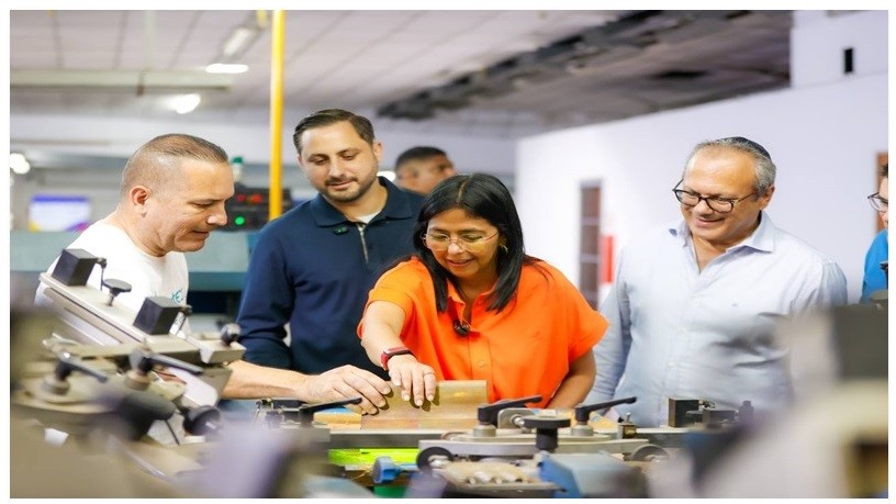 Venezuela refuerza industria textil con respaldo a producción nacional