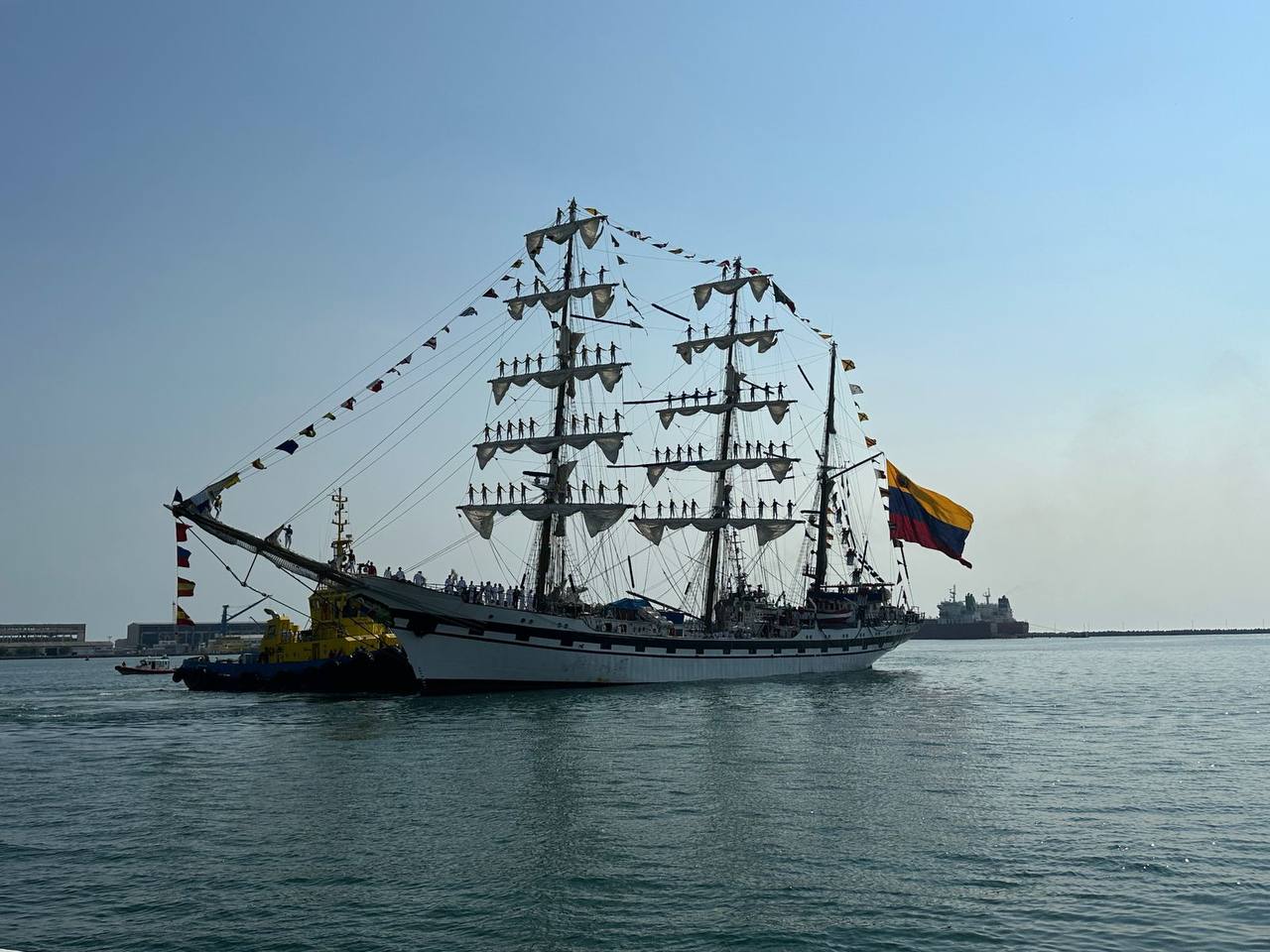 Puerto mexicano de Veracruz recibe al Buque Escuela “Simón Bolívar”